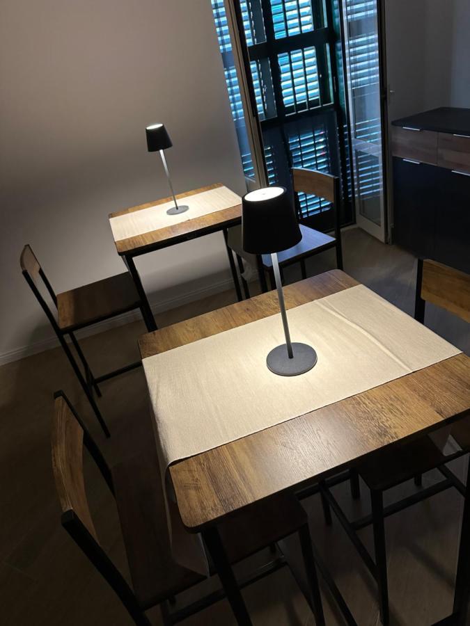 Vicki Vomero Rooms - Napoli Ngoại thất bức ảnh